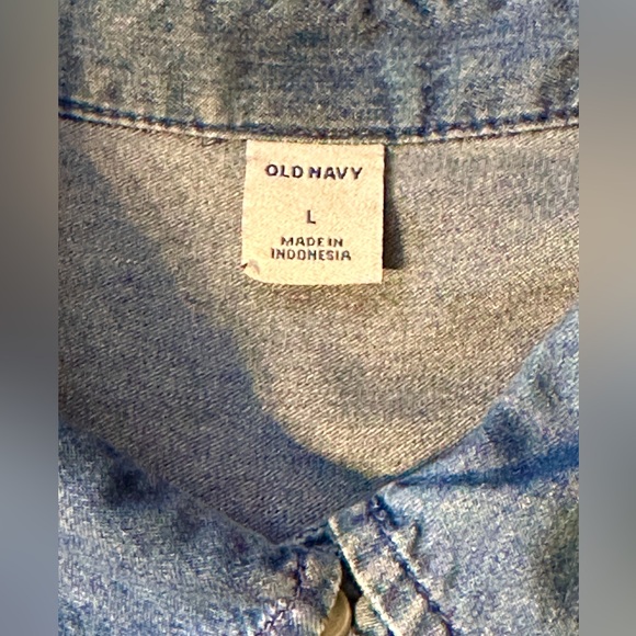 Old Navy Denim Button Down Dress with Pockets.  Size Large. 38” Bust 34” Length - Picture 3 of 4